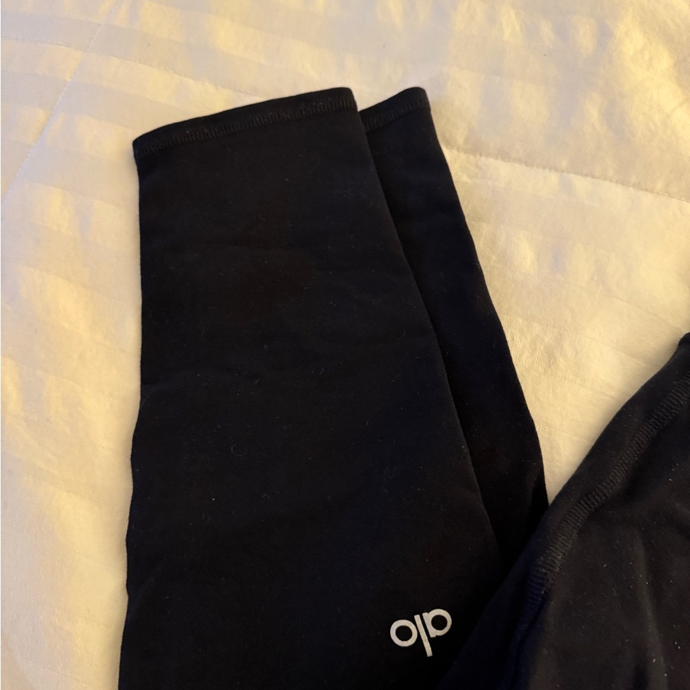 Alo Airlift Leggings - Picture 11 of 12